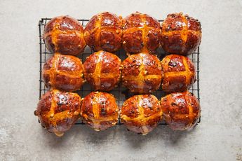 Hot cross buns 4 ways
